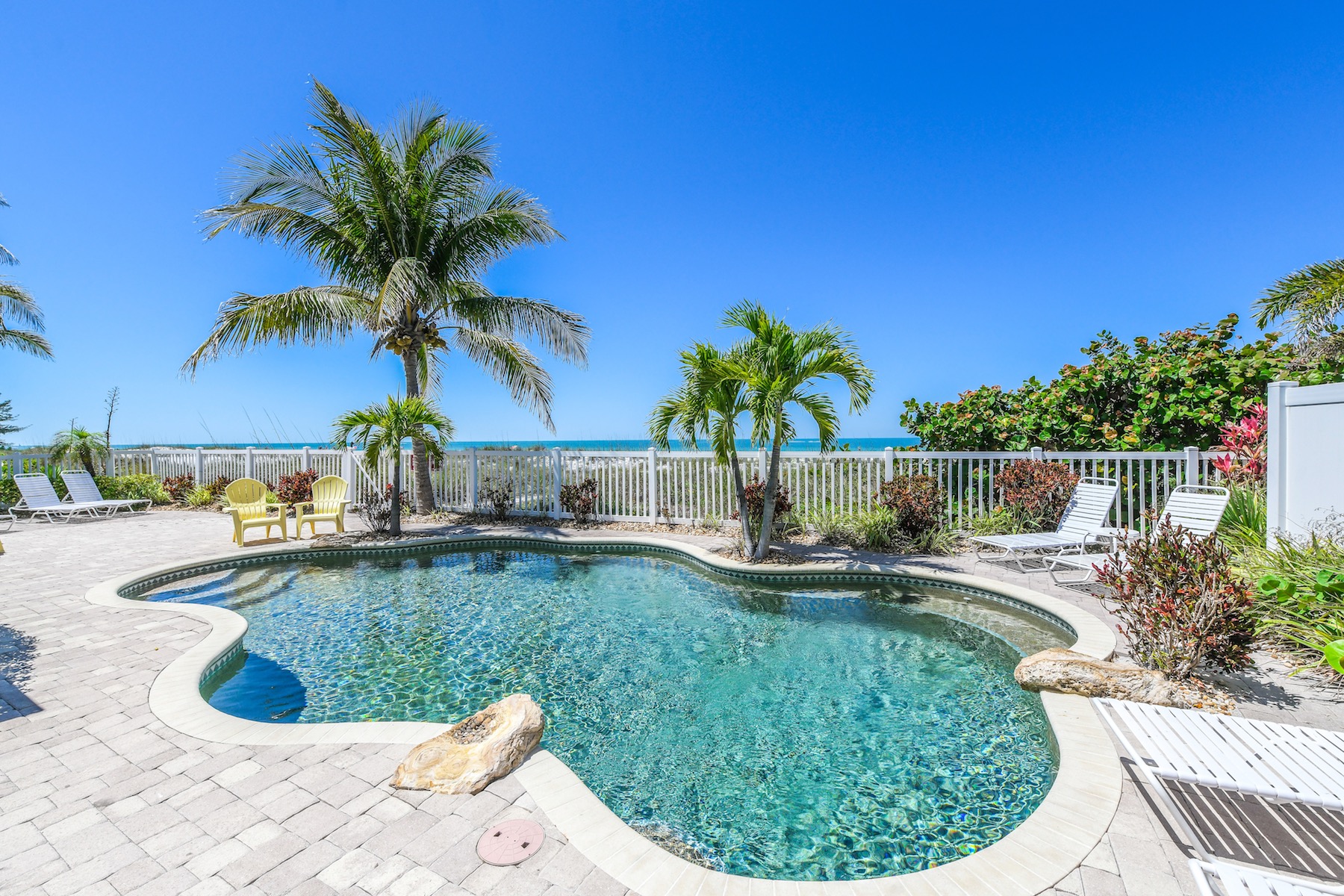 waves-edge-beach-house-beachfront-vacation-rental-on-holmes-beach
